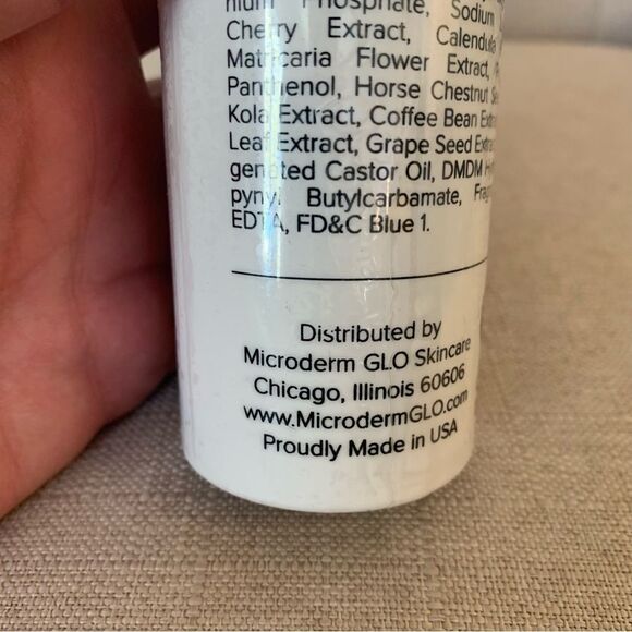 Microderm GLO Active Hydrating Toner - Picture 4 of 8